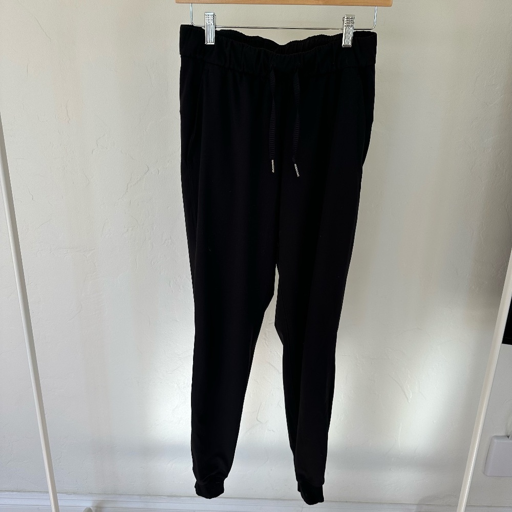 LULULEMON BLACK JOGGER PANT